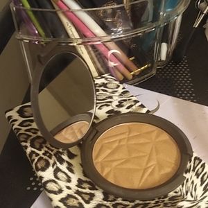 Becca shimmering skin perfector bronzed amber